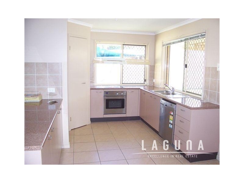 16 Decker Place, Southside QLD 4570