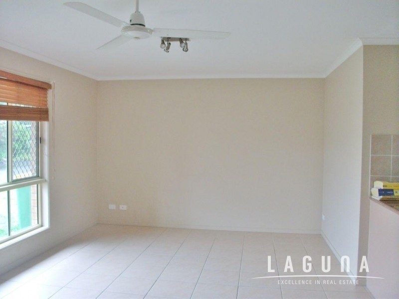 16 Decker Place, Southside QLD 4570
