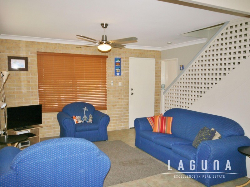2/5 Rumbalara Avenue, Rainbow Beach QLD 4581