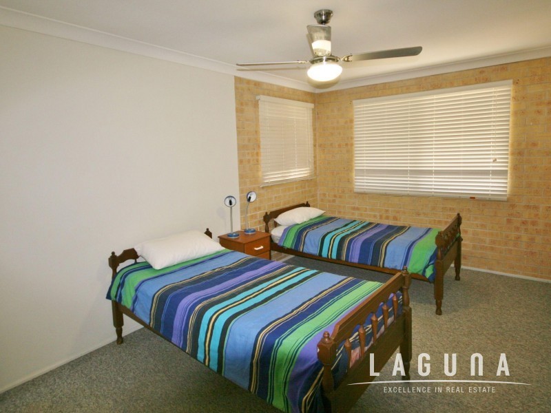 2/5 Rumbalara Avenue, Rainbow Beach QLD 4581