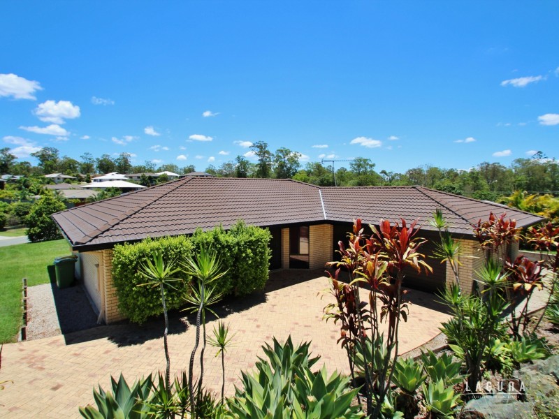 11 Vista Close, Southside QLD 4570