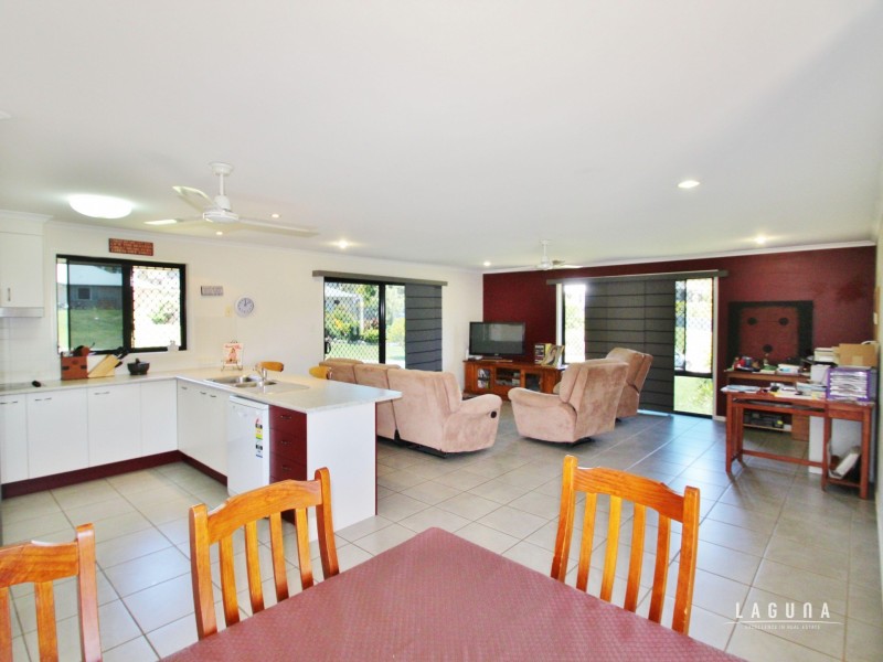 11 Vista Close, Southside QLD 4570
