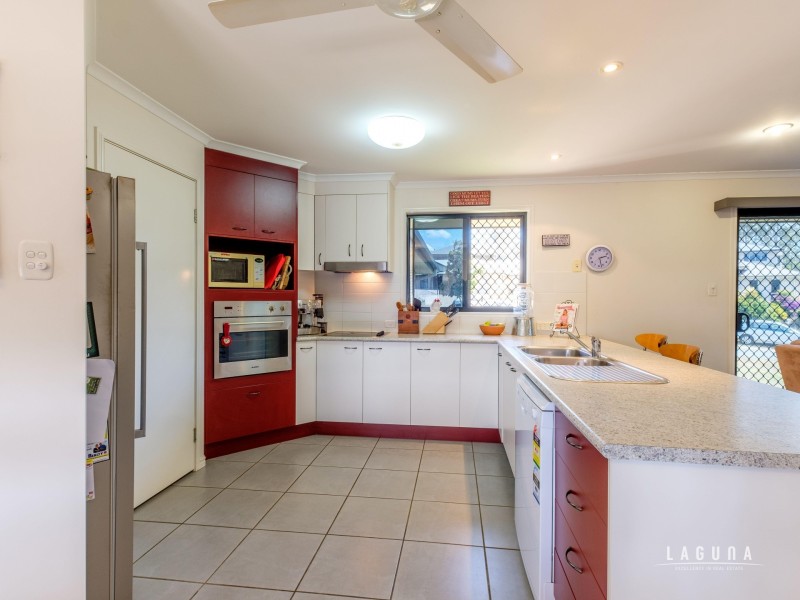 11 Vista Close, Southside QLD 4570