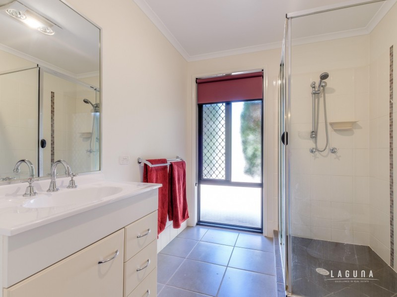 11 Vista Close, Southside QLD 4570