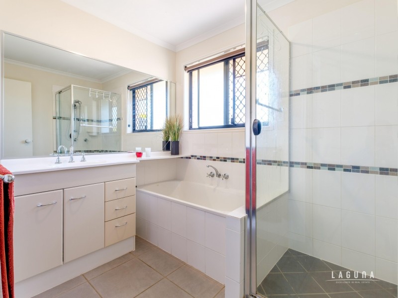 11 Vista Close, Southside QLD 4570
