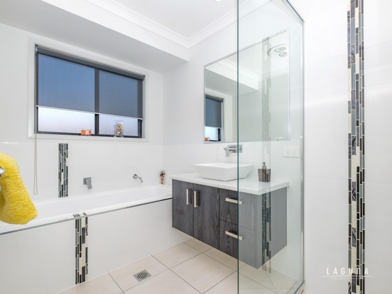 10 Trafalgar Court, Southside QLD 4570