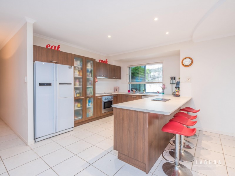 8 Federation Court, Southside QLD 4570
