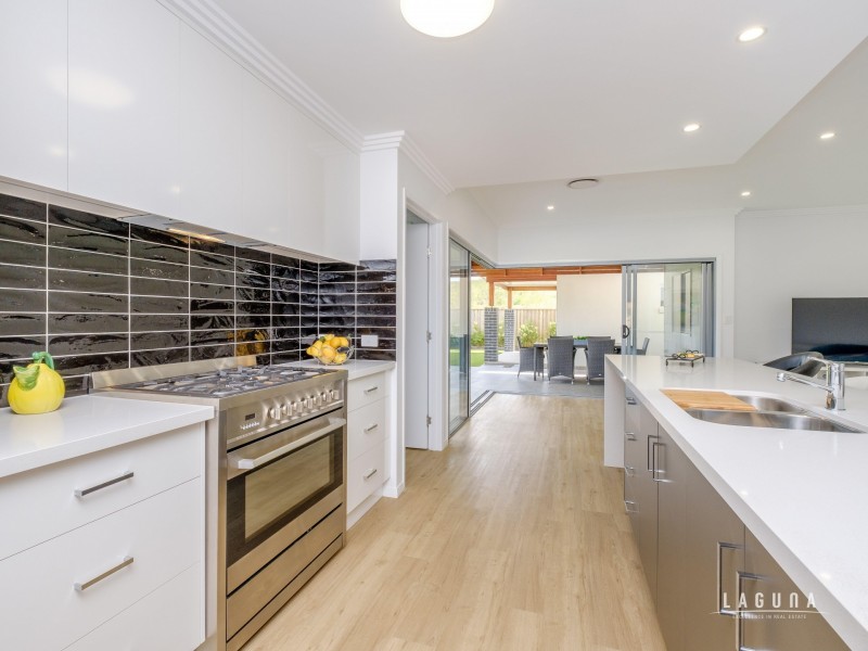 2 Brickfield Crescent, Southside QLD 4570