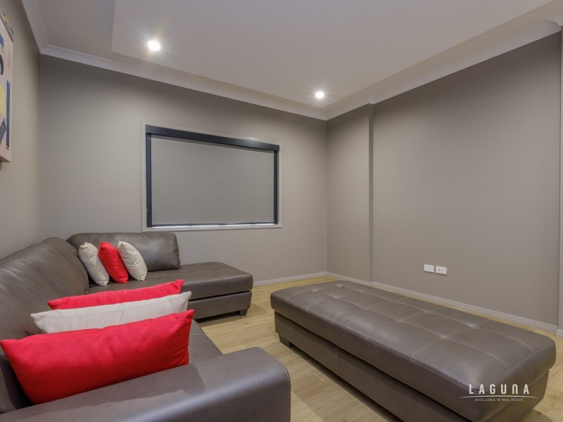 2 Brickfield Crescent, Southside QLD 4570