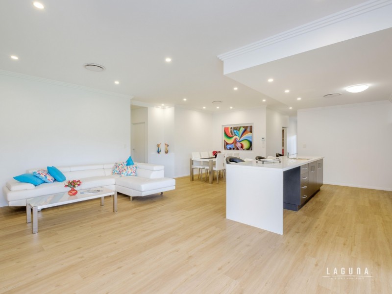 2 Brickfield Crescent, Southside QLD 4570