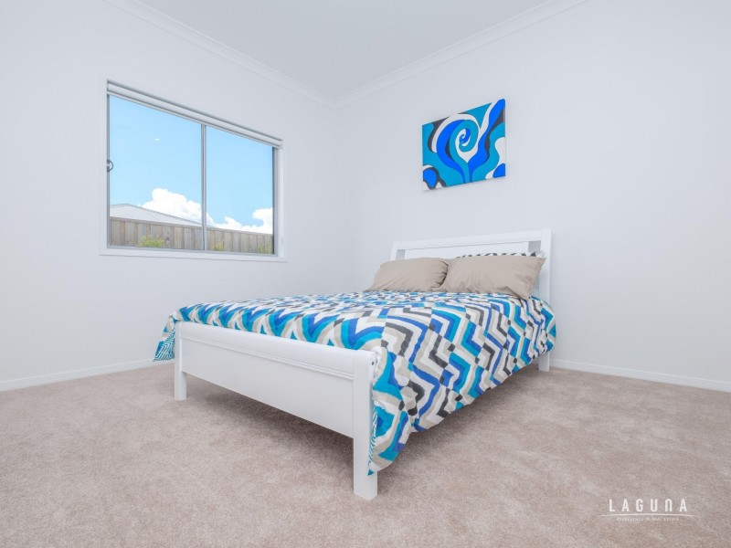2 Brickfield Crescent, Southside QLD 4570