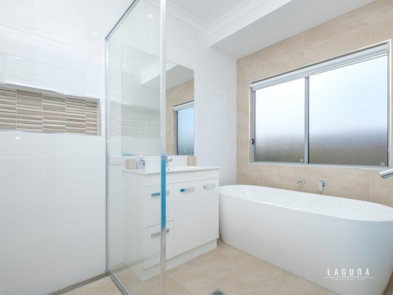 2 Brickfield Crescent, Southside QLD 4570