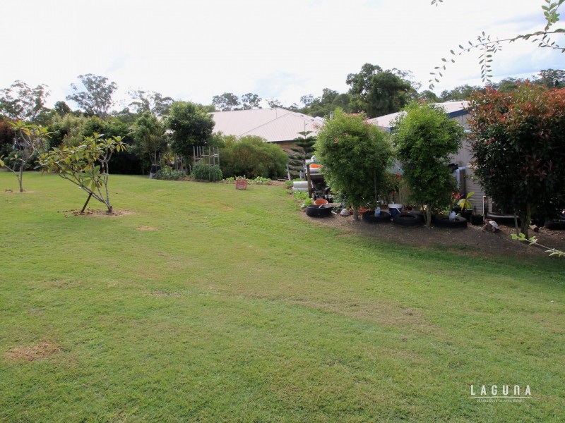 11 Deakin Court, Southside QLD 4570