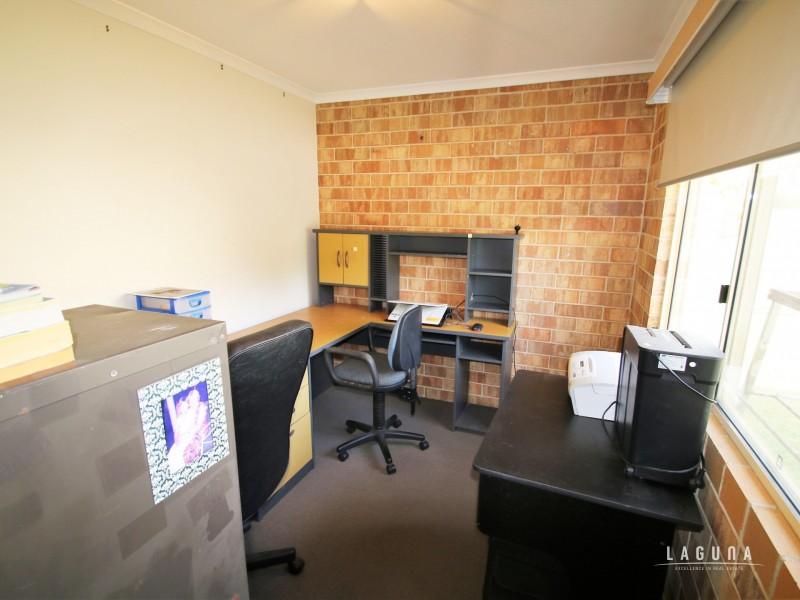 11 Deakin Court, Southside QLD 4570