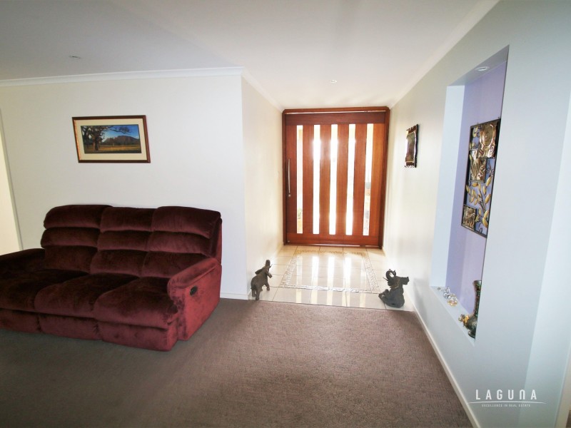 11 Deakin Court, Southside QLD 4570