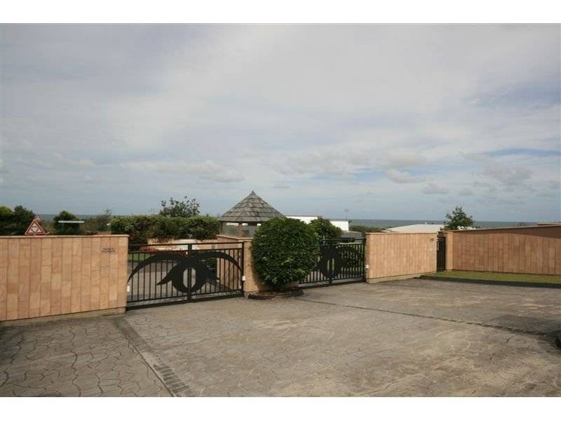 25 Marcus Dunes, Castaways Beach QLD 4567