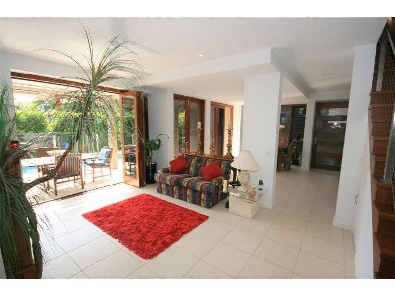 2/12-14 Elizabeth Street, Noosaville QLD 4566