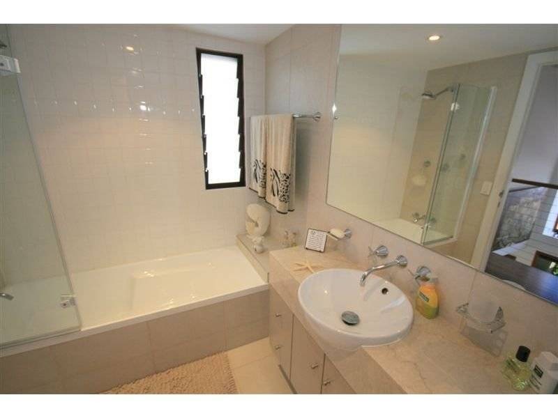 2/12-14 Elizabeth Street, Noosaville QLD 4566