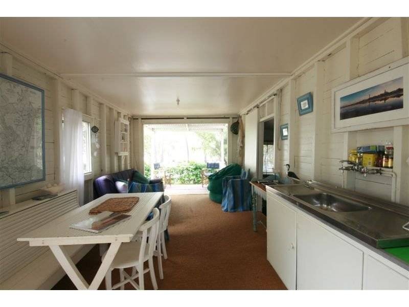 8 Boreen Parade, Boreen Point QLD 4565