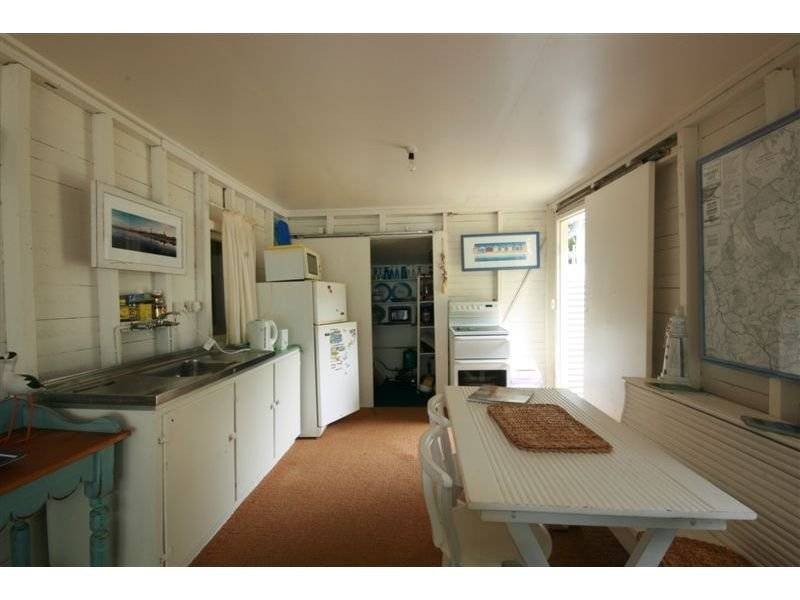 8 Boreen Parade, Boreen Point QLD 4565