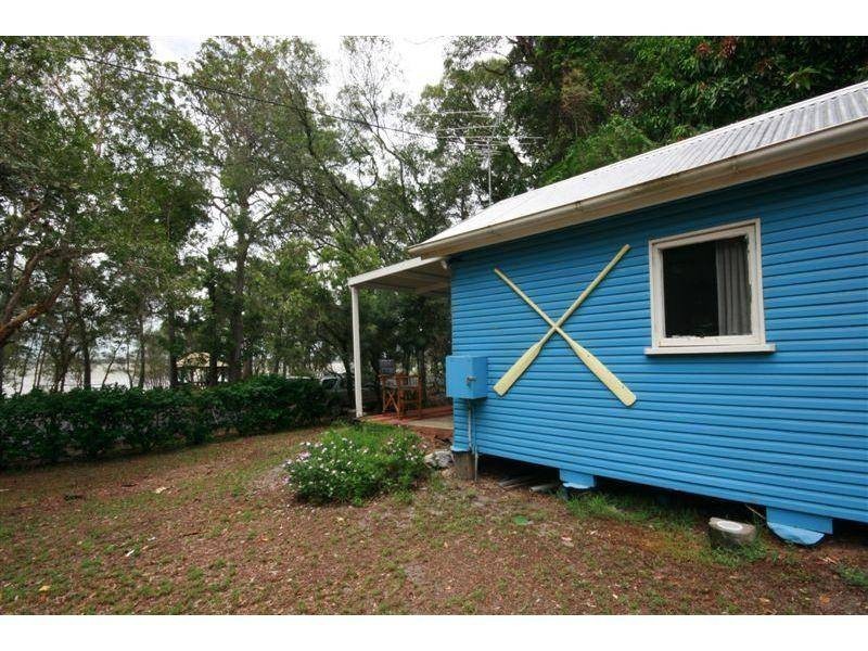 8 Boreen Parade, Boreen Point QLD 4565