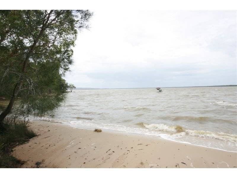 8 Boreen Parade, Boreen Point QLD 4565