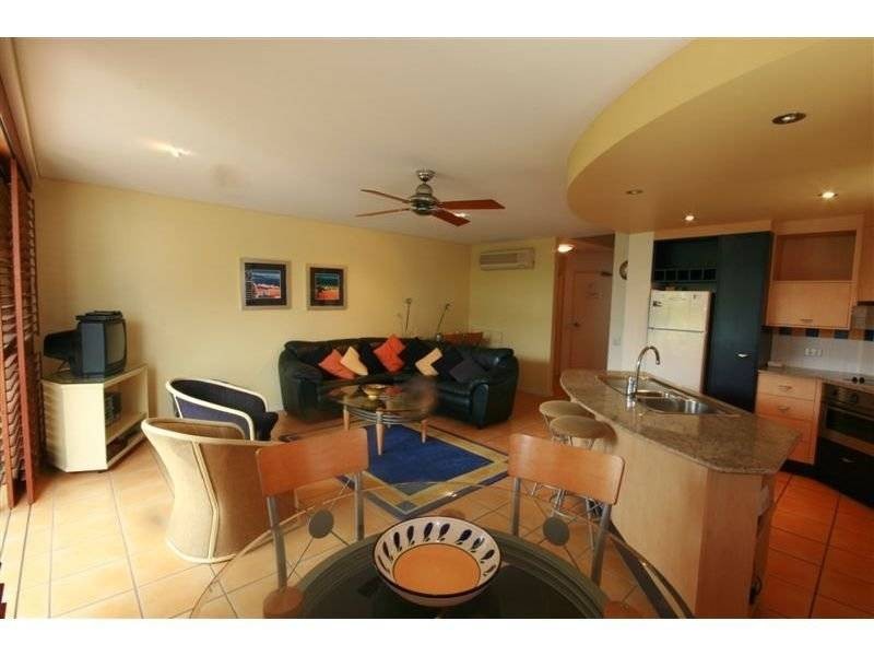 2/213 Gympie Terrace, Noosaville QLD 4566