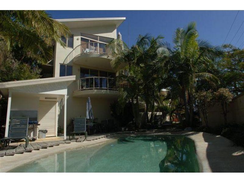 2/213 Gympie Terrace, Noosaville QLD 4566