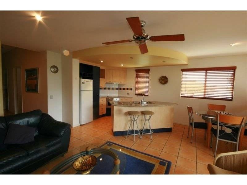 2/213 Gympie Terrace, Noosaville QLD 4566