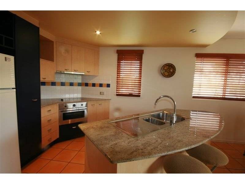 2/213 Gympie Terrace, Noosaville QLD 4566