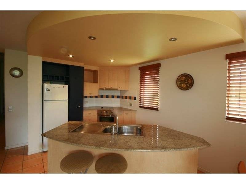 2/213 Gympie Terrace, Noosaville QLD 4566