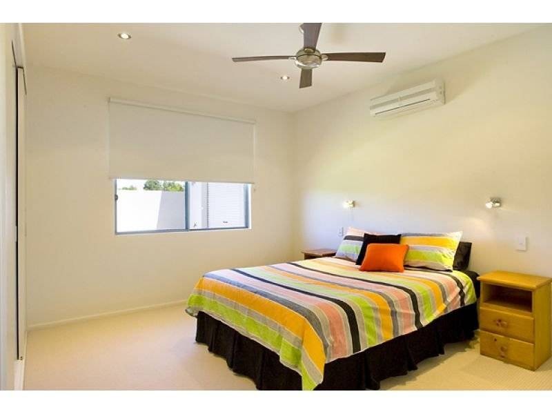 70 Edington Drive, Cooroibah QLD 4565