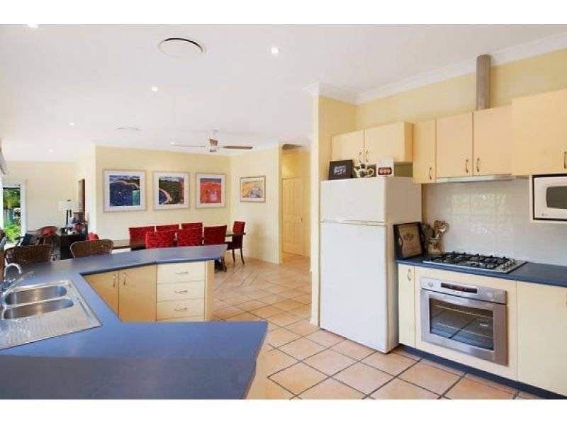 10 Dolphin Crescent, Noosa Heads QLD 4567