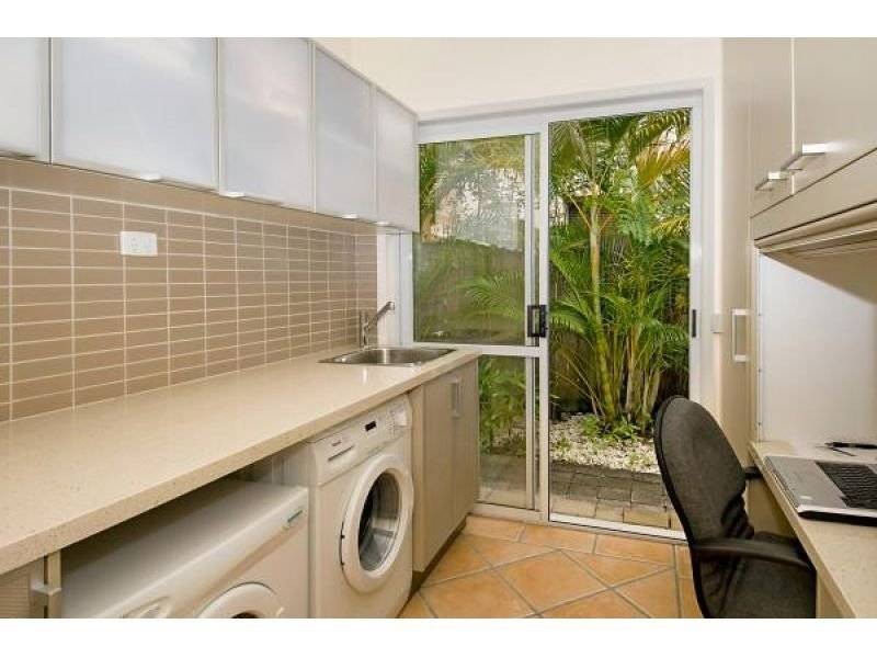 10 Dolphin Crescent, Noosa Heads QLD 4567