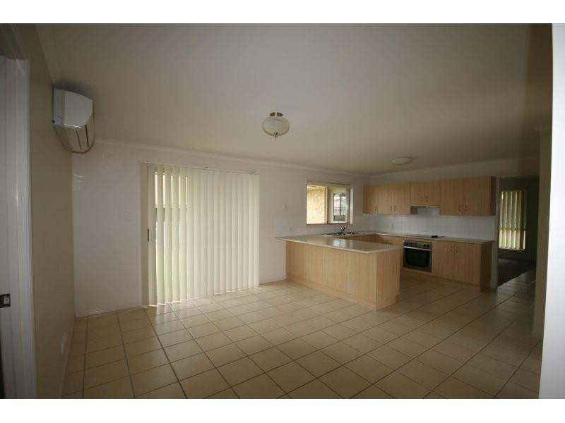 9 Killarney Court, Southside QLD 4570