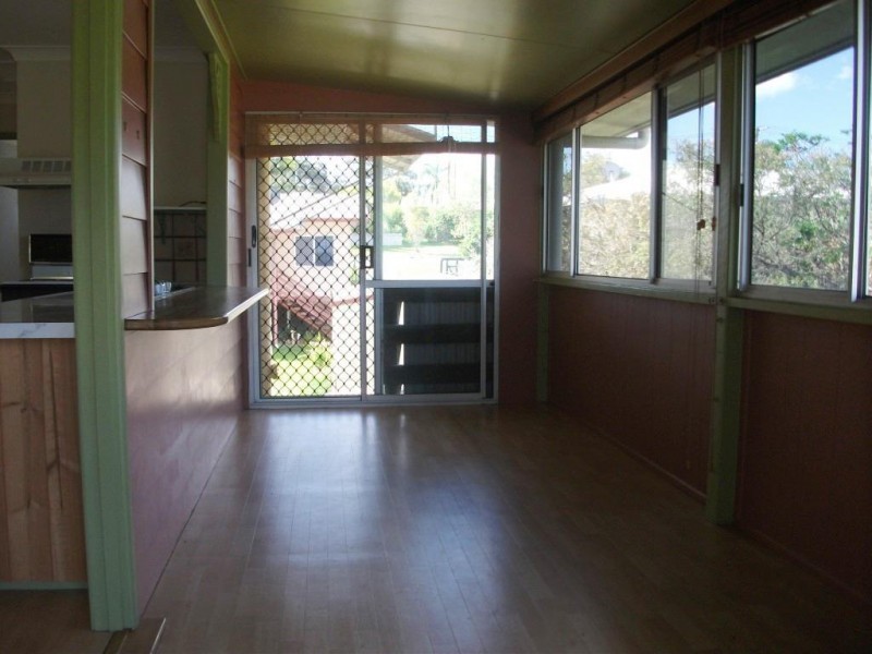 3 Giles Street, Southside QLD 4570