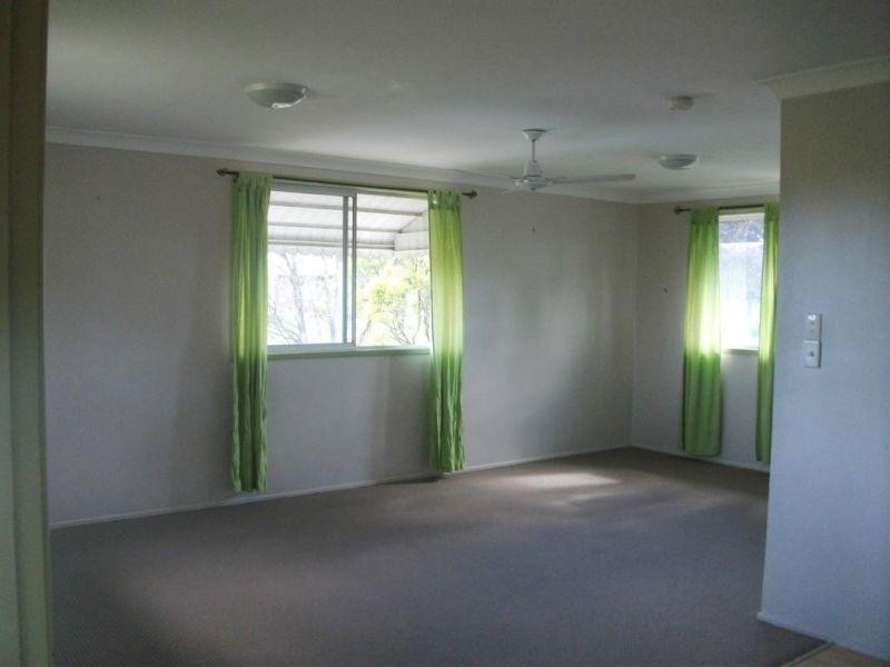 3 Giles Street, Southside QLD 4570
