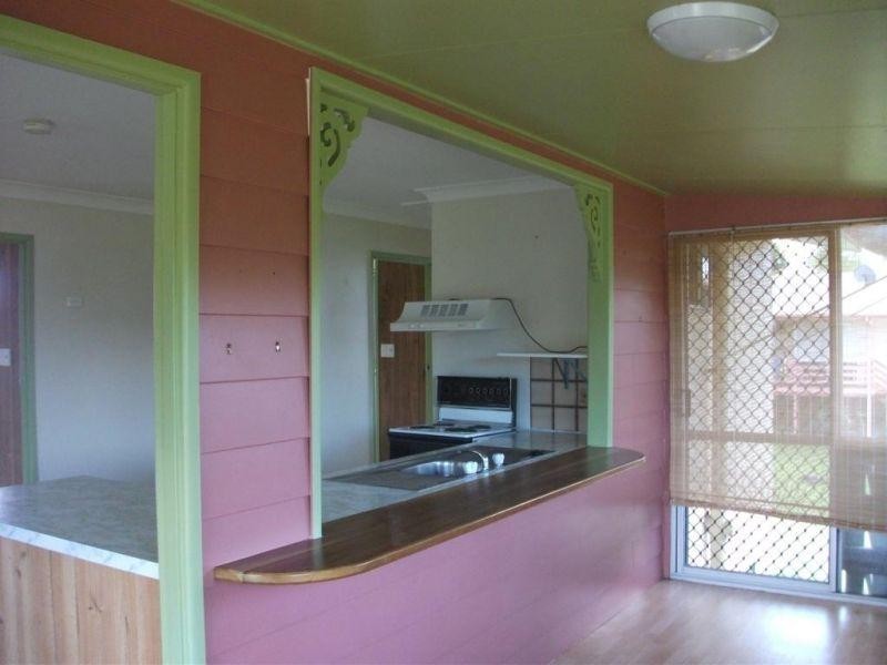 3 Giles Street, Southside QLD 4570