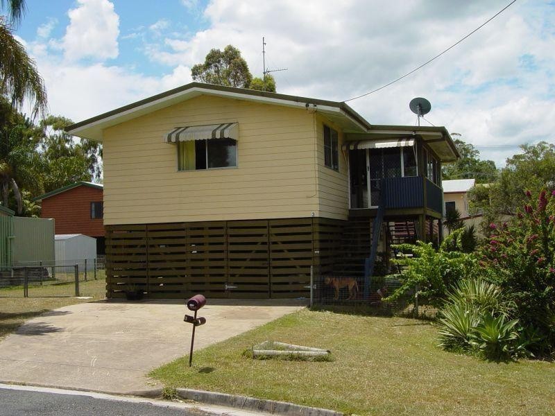 3 Giles Street, Southside QLD 4570