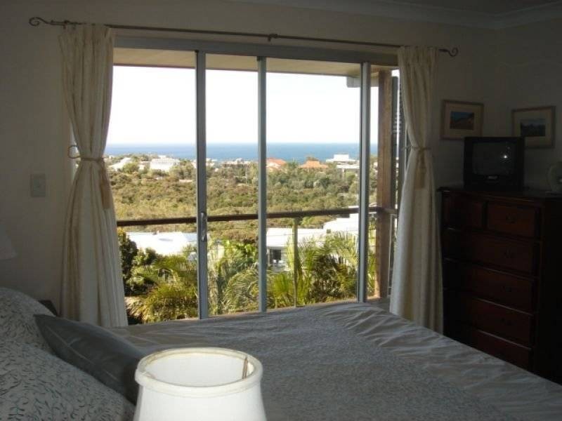 22 Southern Cross Parade, Sunrise Beach QLD 4567