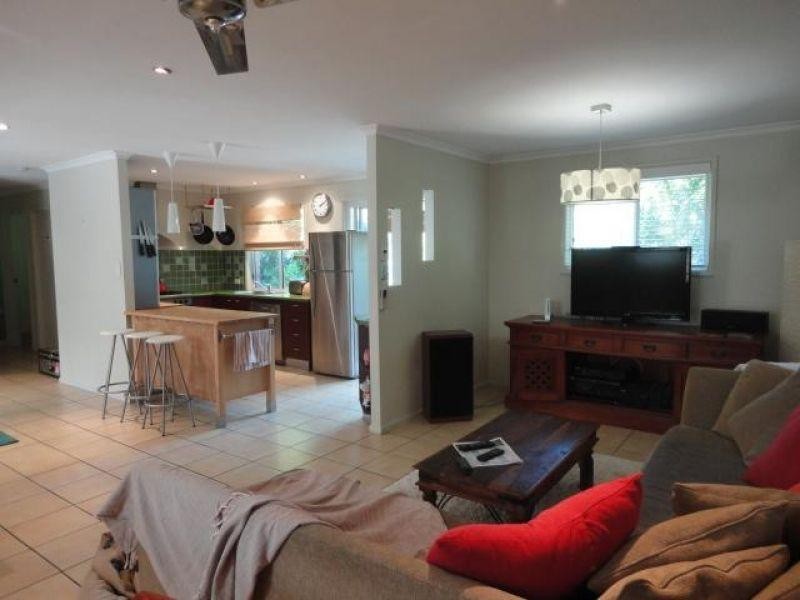 22 Victory Crescent, Sunrise Beach QLD 4567