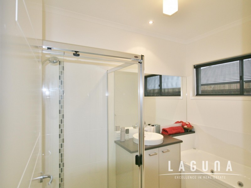 14  Majestic Place, Jones Hill QLD 4570