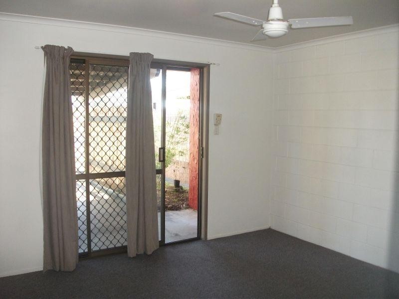 2/5  Ramsey Rd, Southside QLD 4570