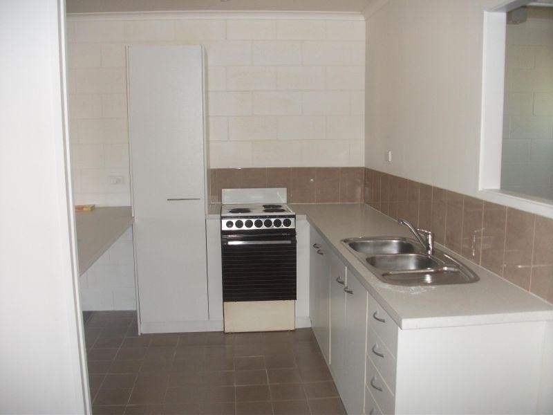 2/5  Ramsey Rd, Southside QLD 4570