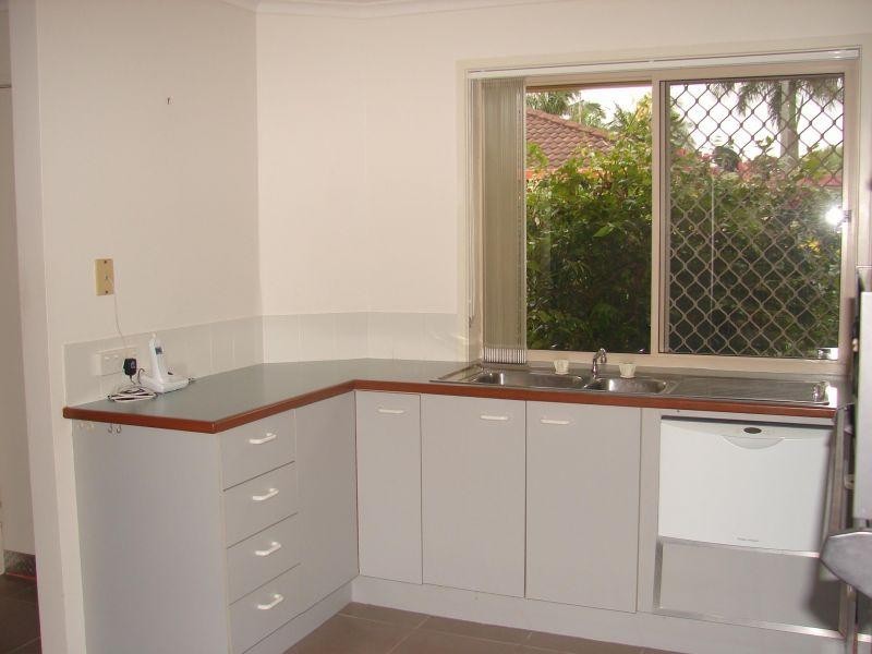 2/5 Ramilles Street, Mount Coolum QLD 4573