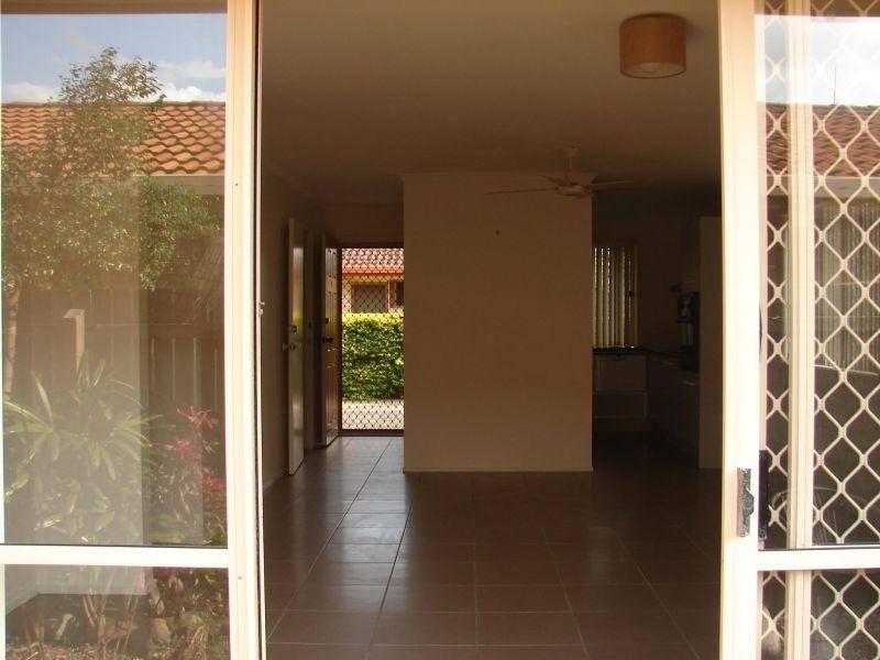 2/5 Ramilles Street, Mount Coolum QLD 4573