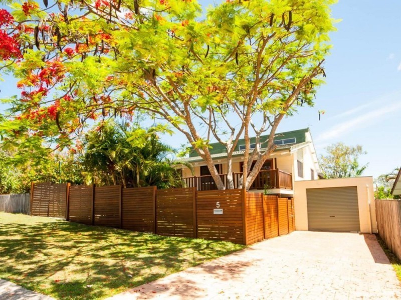 5 Lakeview Drive, Tewantin QLD 4565