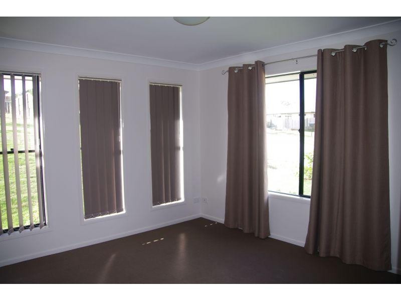5 Parkview Close, Southside QLD 4570