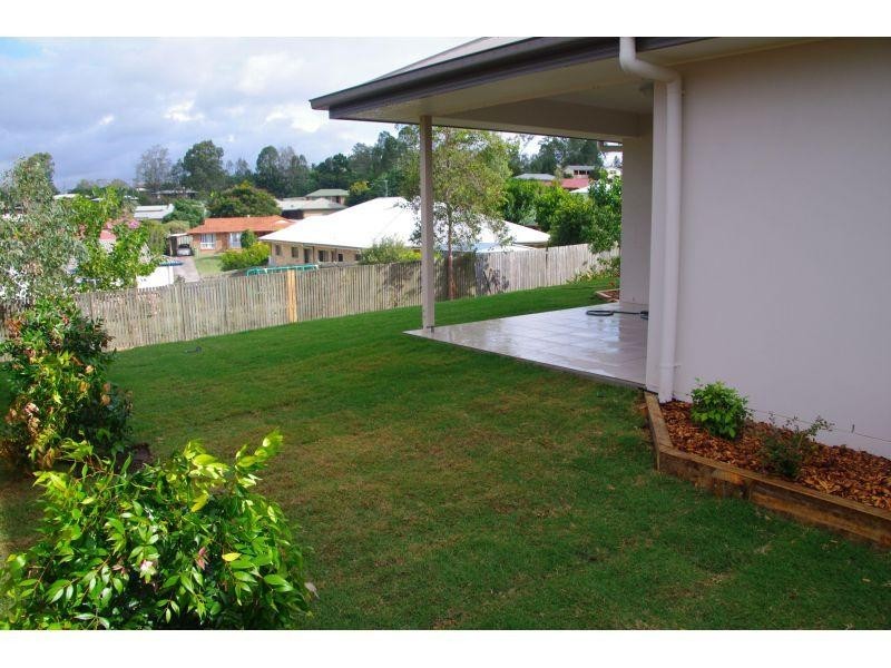 5 Parkview Close, Southside QLD 4570