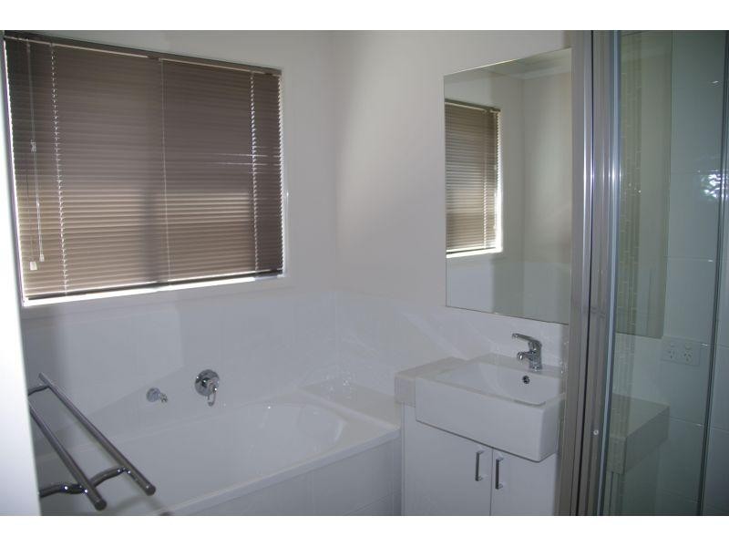 5 Parkview Close, Southside QLD 4570